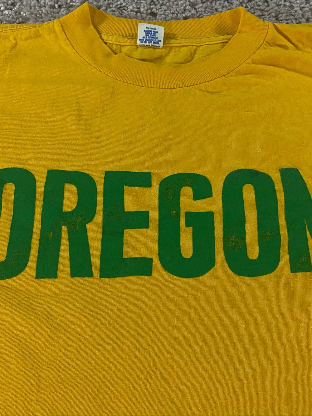 Vintage University of Oregon Yellow Green Shirt Medium Spell Out Collegiate M - Picture 7 of 8